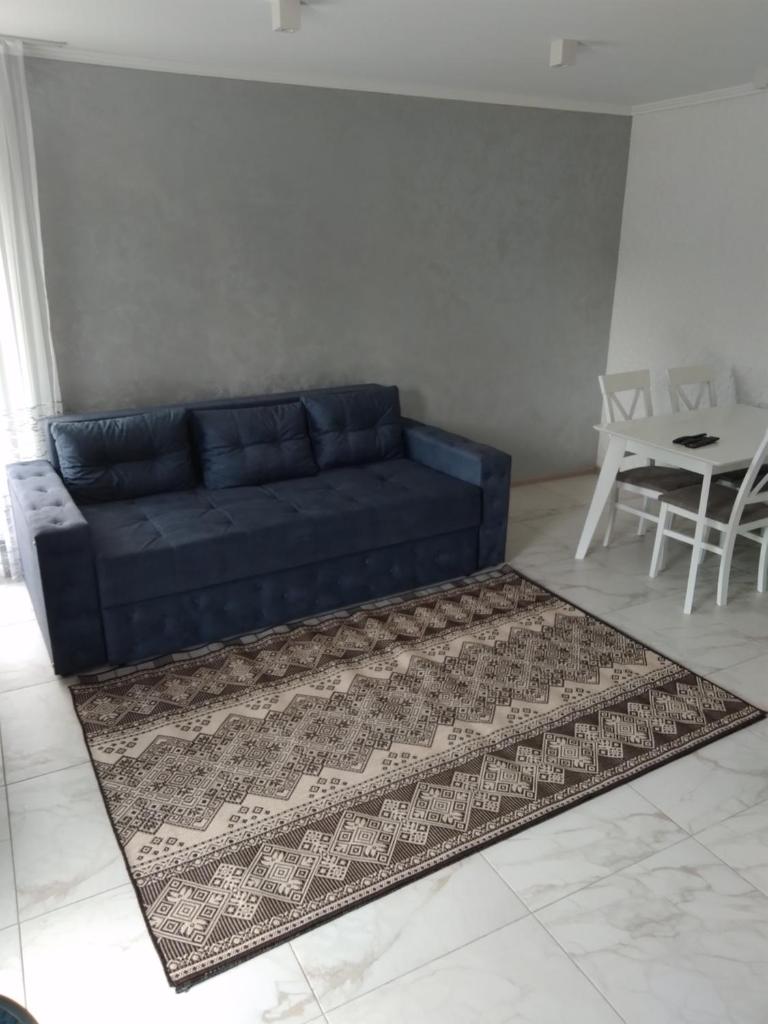На березі річки photo 3