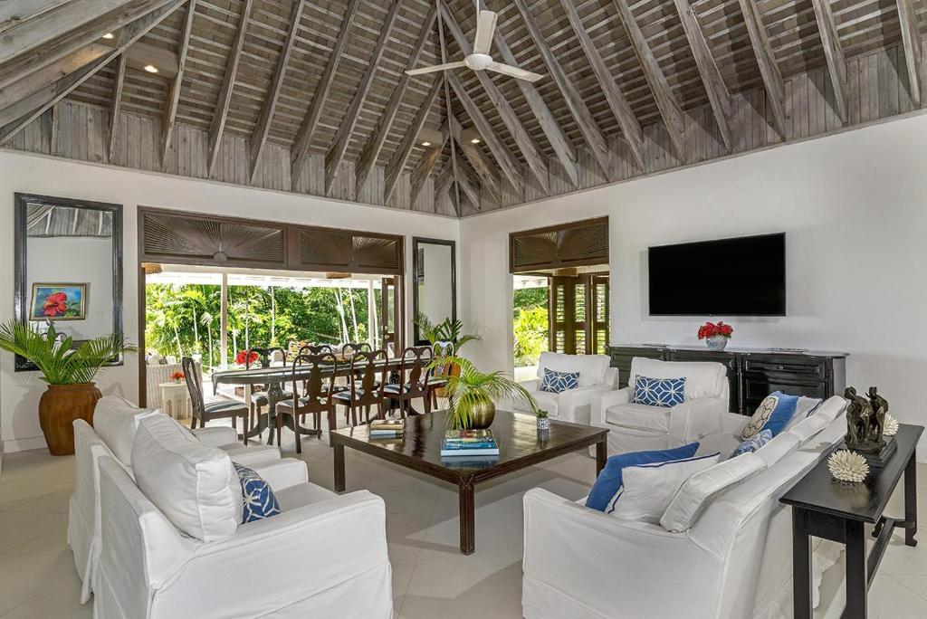 Luxurious 5-bedroom cottage with Private Pool photo 3
