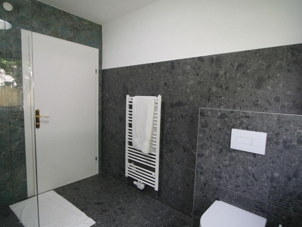 Apartment Diwani home stay Innsbruck by Interhome photo 4