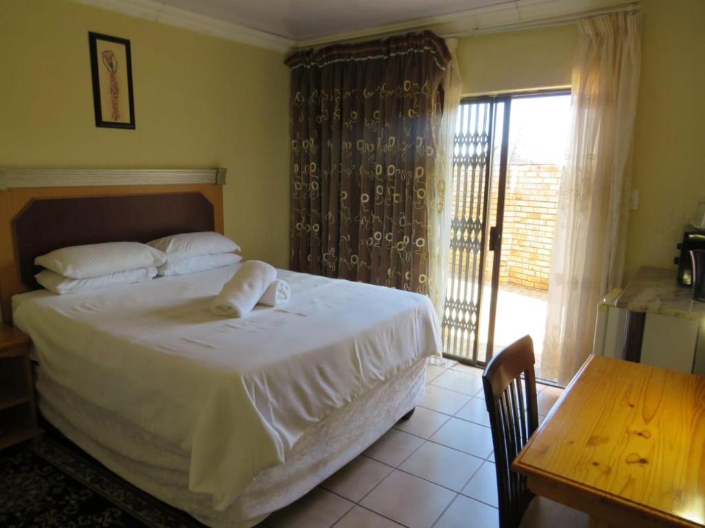 Kgatholoha Guest House photo 4