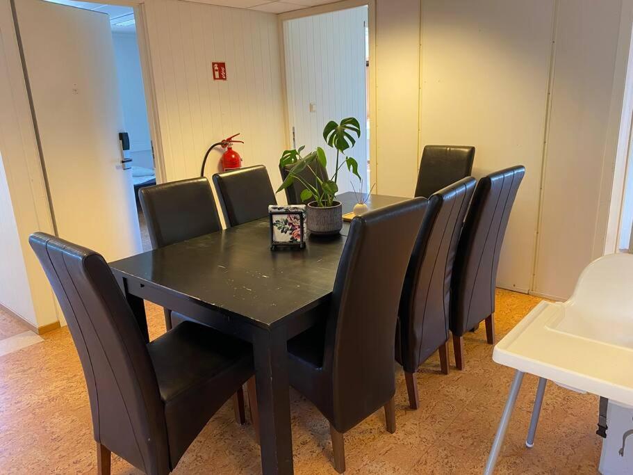 Single room with shared spaces photo 3