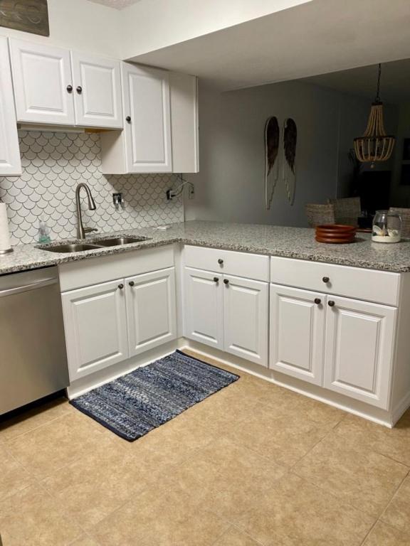 Ocean View 2 Bed, 2 Bath, Steps to the Beach - Spanish Trace 240 image