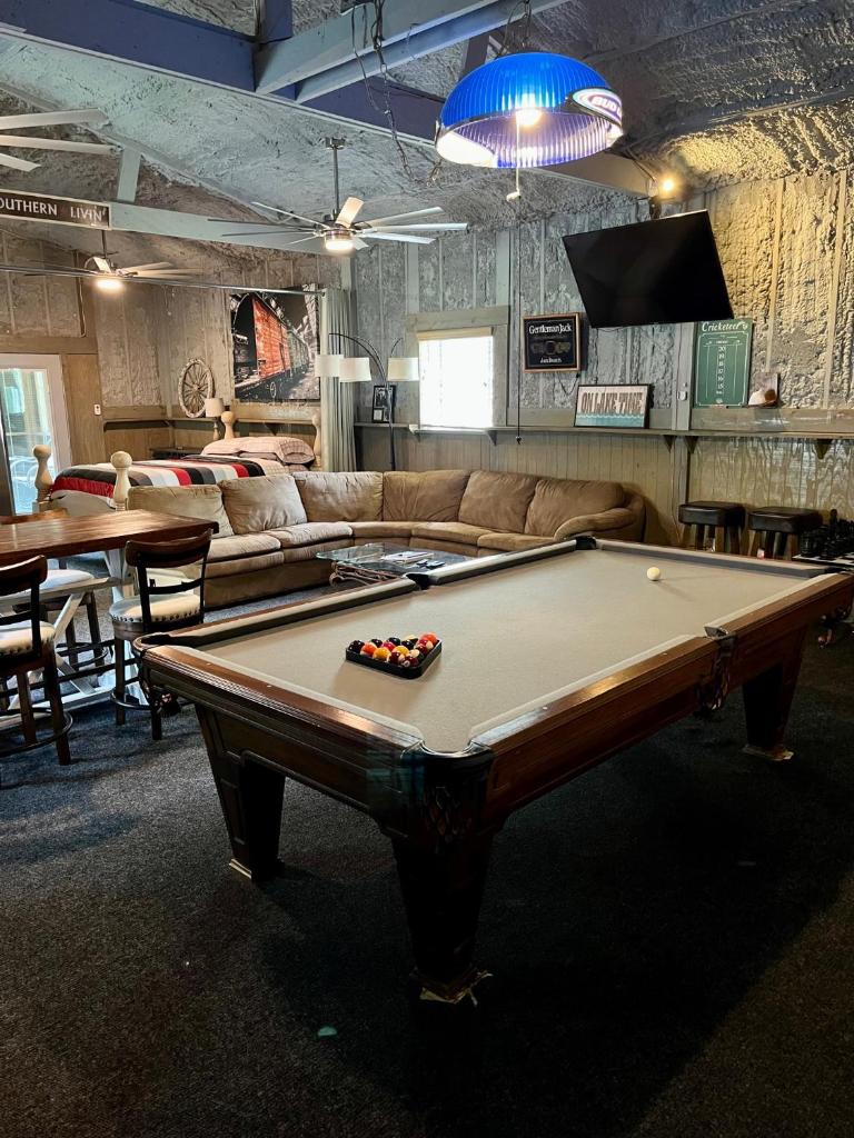 Cozy Barn with Pool Access & Near Lake Conroe photo 3