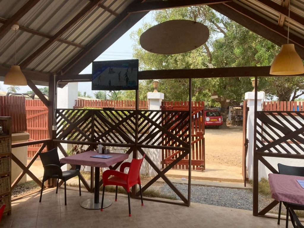 Ezime Guesthouse And Pizzeria photo 3
