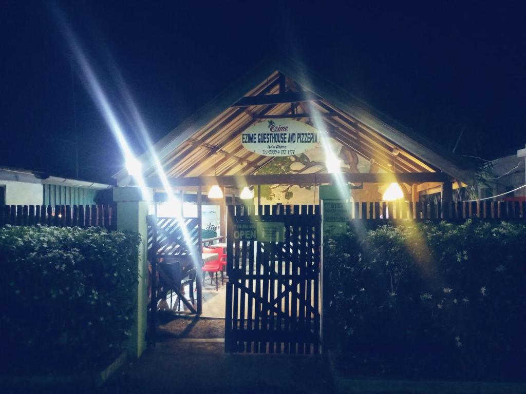 Ezime Guesthouse And Pizzeria photo 1