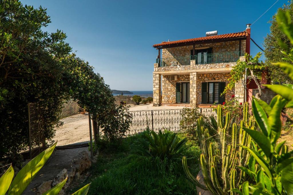Agnadia Villa