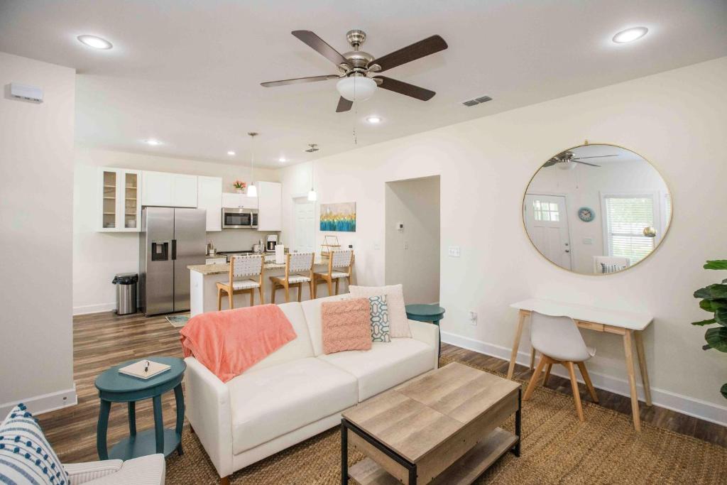 Chic Thomasville Home Walk to Downtown! photo 4
