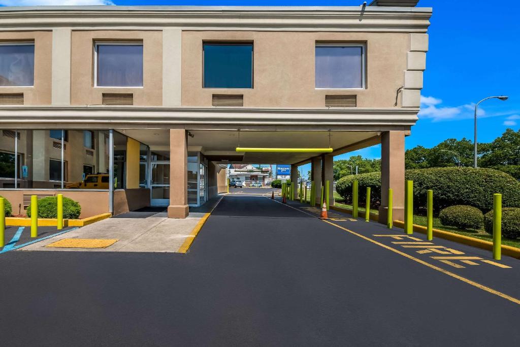 Rodeway Inn image