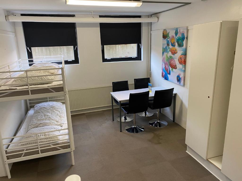 Family rooms in the center photo 4