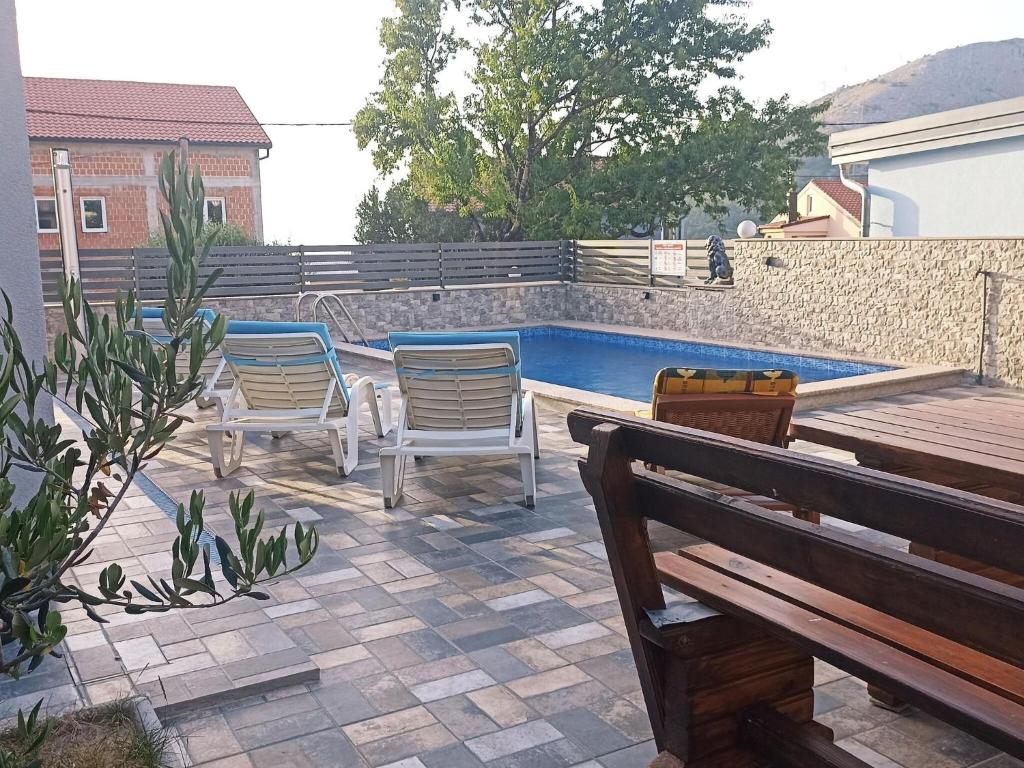 Lovely holiday home with swimming pool and terrace photo 1