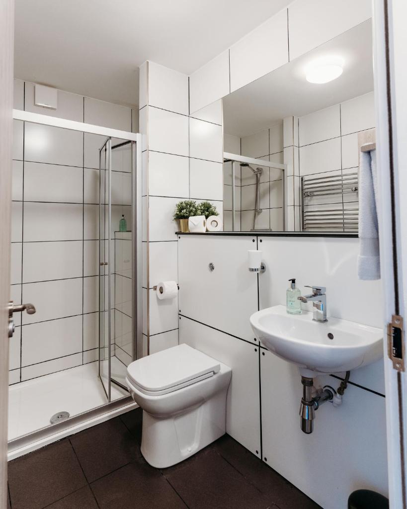 Prime Suites Lytham - Tap to explore photos