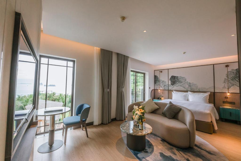 Cat Ba Island Resort & Spa