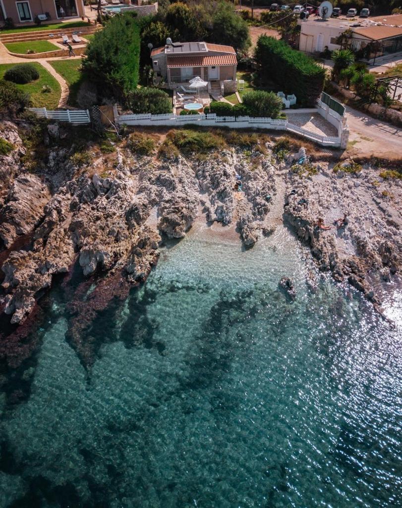 Neptune Sea House - Beachfront photo 1
