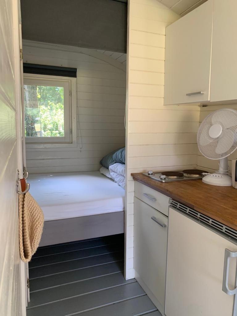 Pipowagen Madelief UNIEK natuurbad met strand exclusief voor onze gasten photo 1