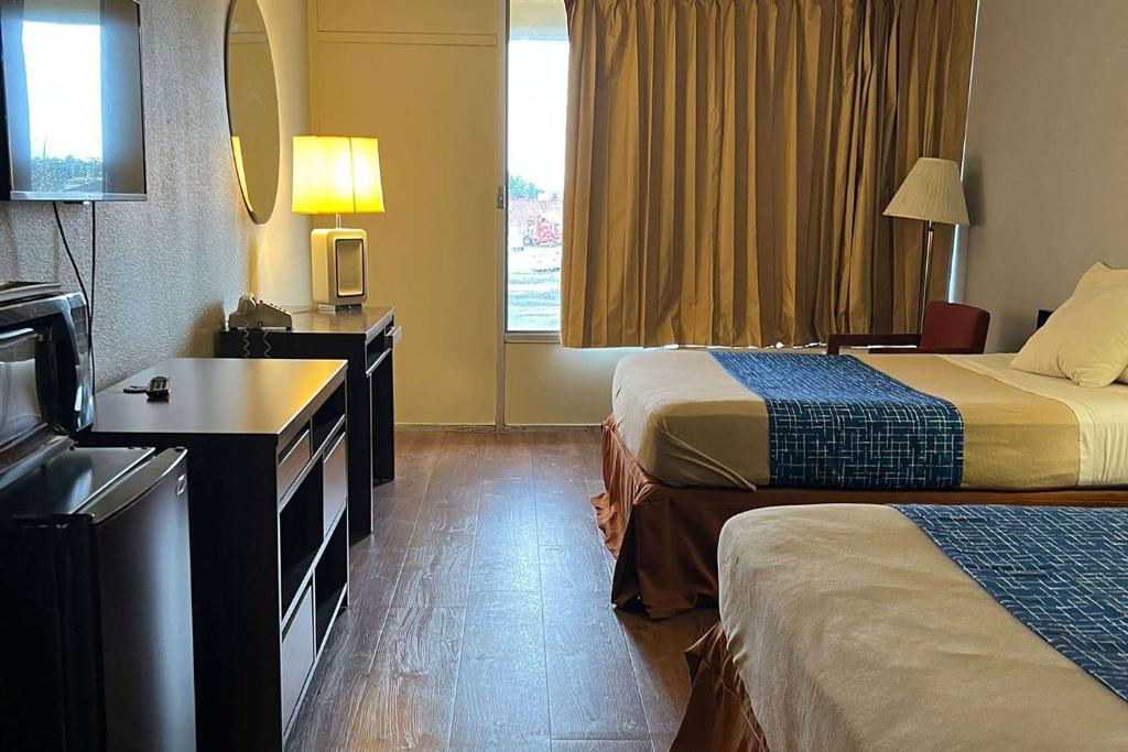 Travelodge by Wyndham Carlisle North photo 1