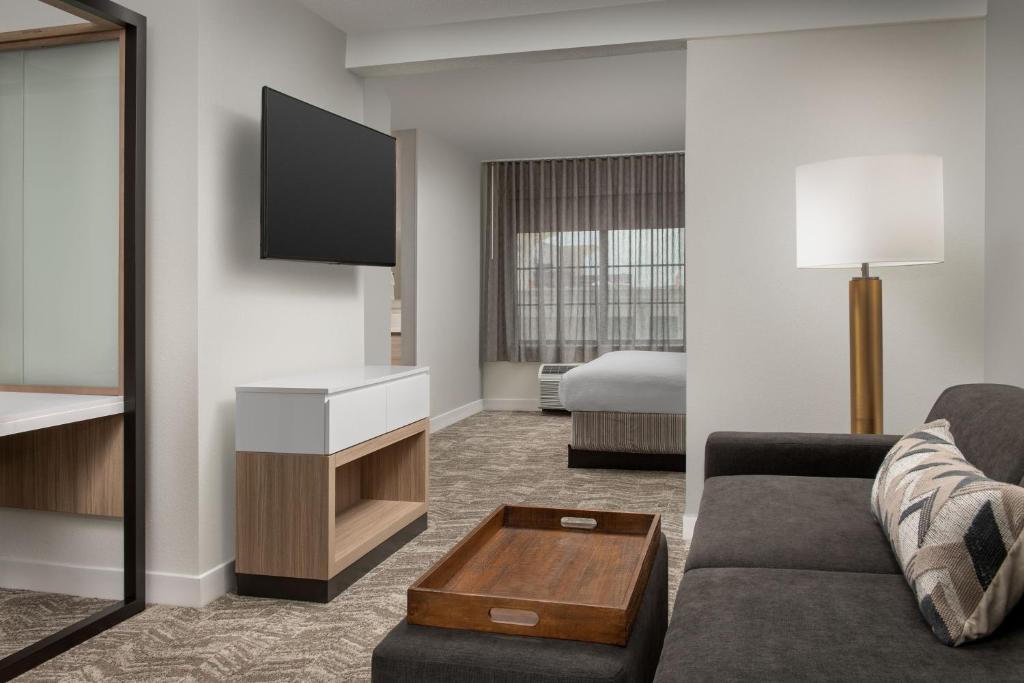 SpringHill Suites by Marriott Atlanta Buford/Mall of Georgia photo 4