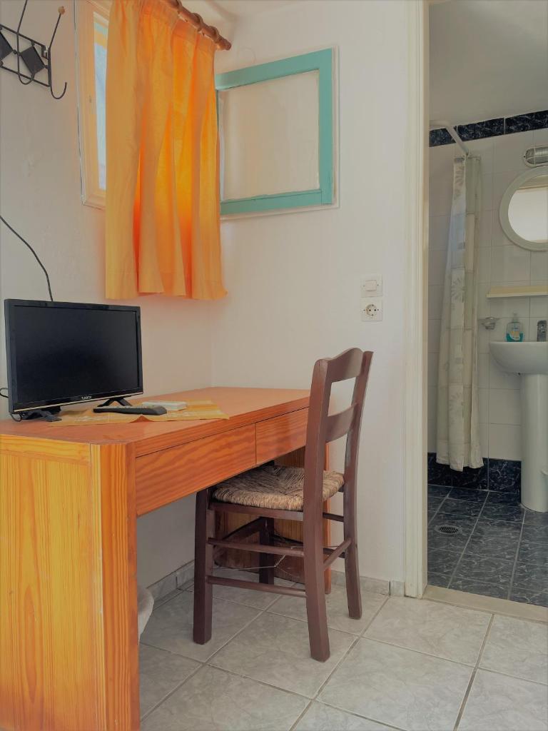 Santorini Camping & Hostel - Tap to explore photos