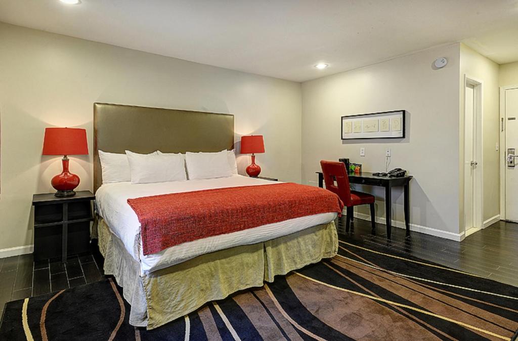 Двухместный (Стандартный номер с кроватью размера «king-size»), Shelter Hotel Los Angeles