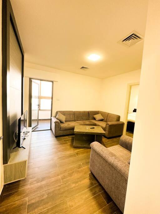 central apartment for rent 28 photo 2