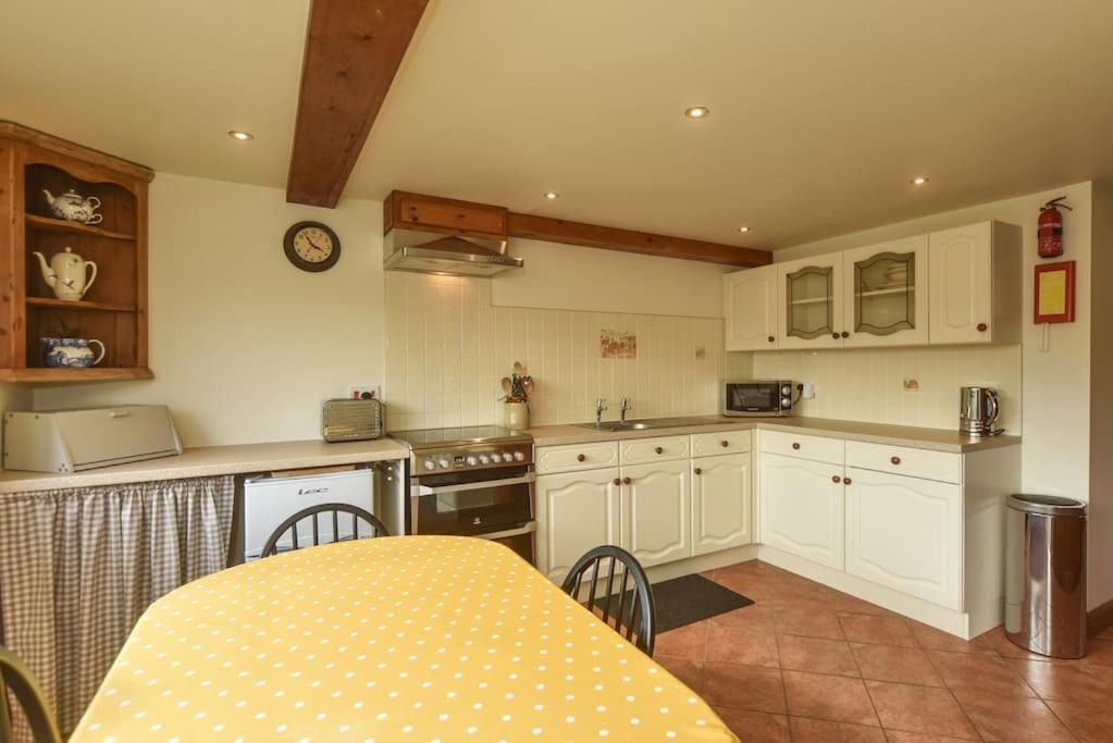 Clays View Alstonefield photo 1