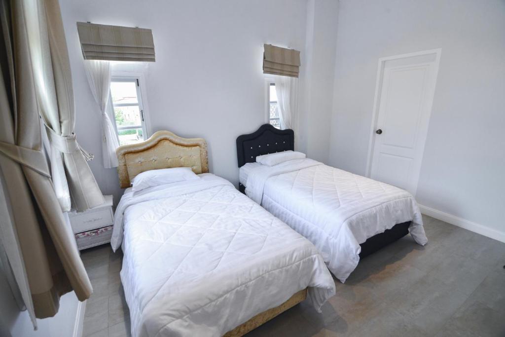 *Entire Villa* The Eyrie Khaoyai House.K3 5 Bedrooms 10 Guests near Khaoyai photo 4