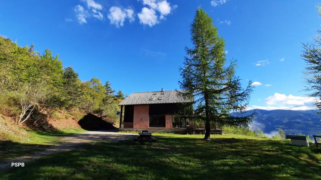 Refuge de Roncharel photo 1