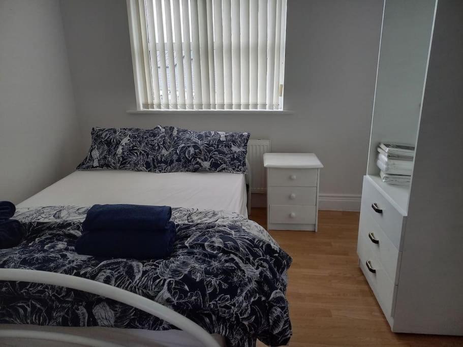 Buncrana Class 5 double bed photo 3