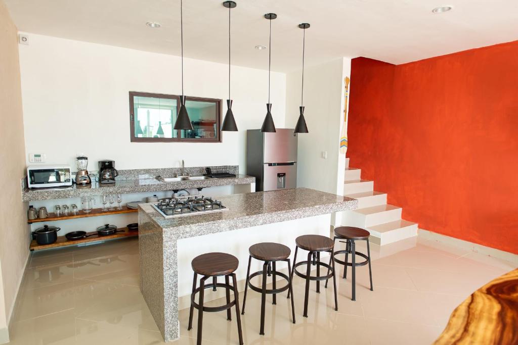 New Modern Villa, PRIVATE pool, high internet speed, 2 blocks from the beach photo 2