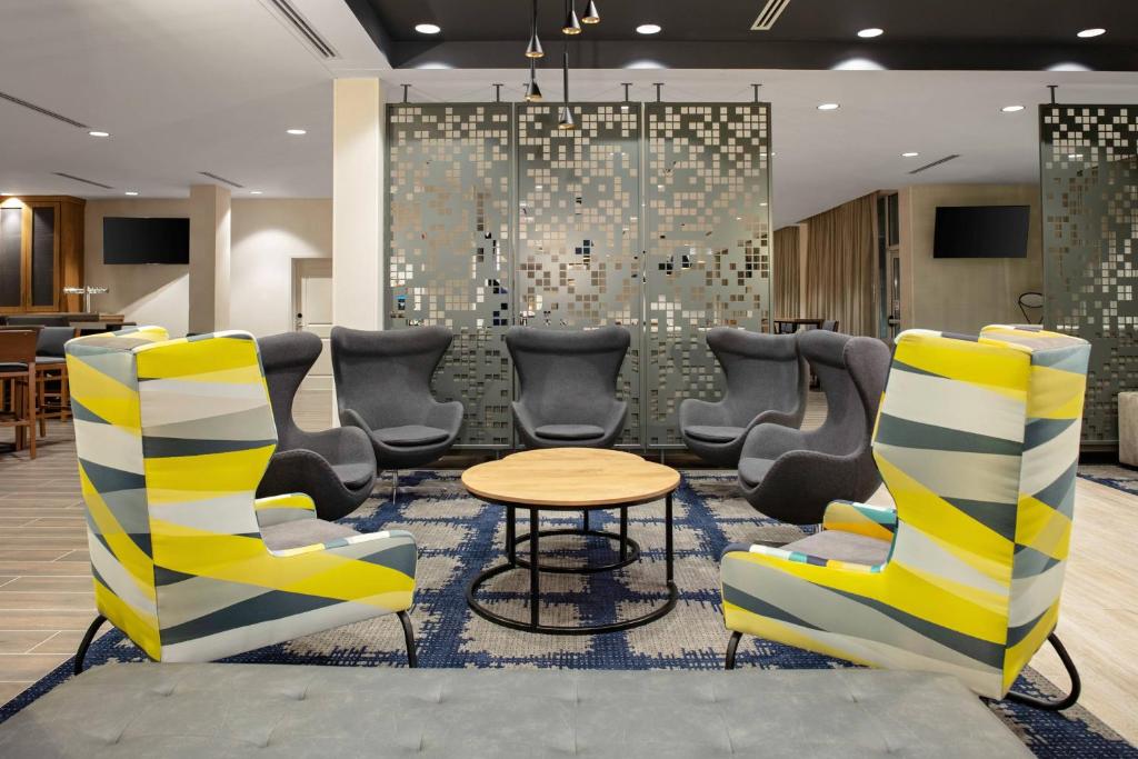 TownePlace Suites by Marriott Orlando Airport image