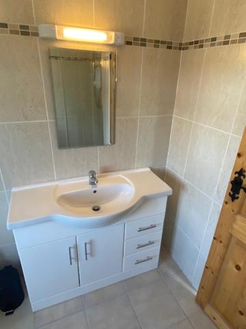 JMD Lodge - Self Catering Property in the heart of The Burren between Ballyvaughan, Lisdoonvarna, Doolin and Kilfenora in County Clare Ireland photo 3