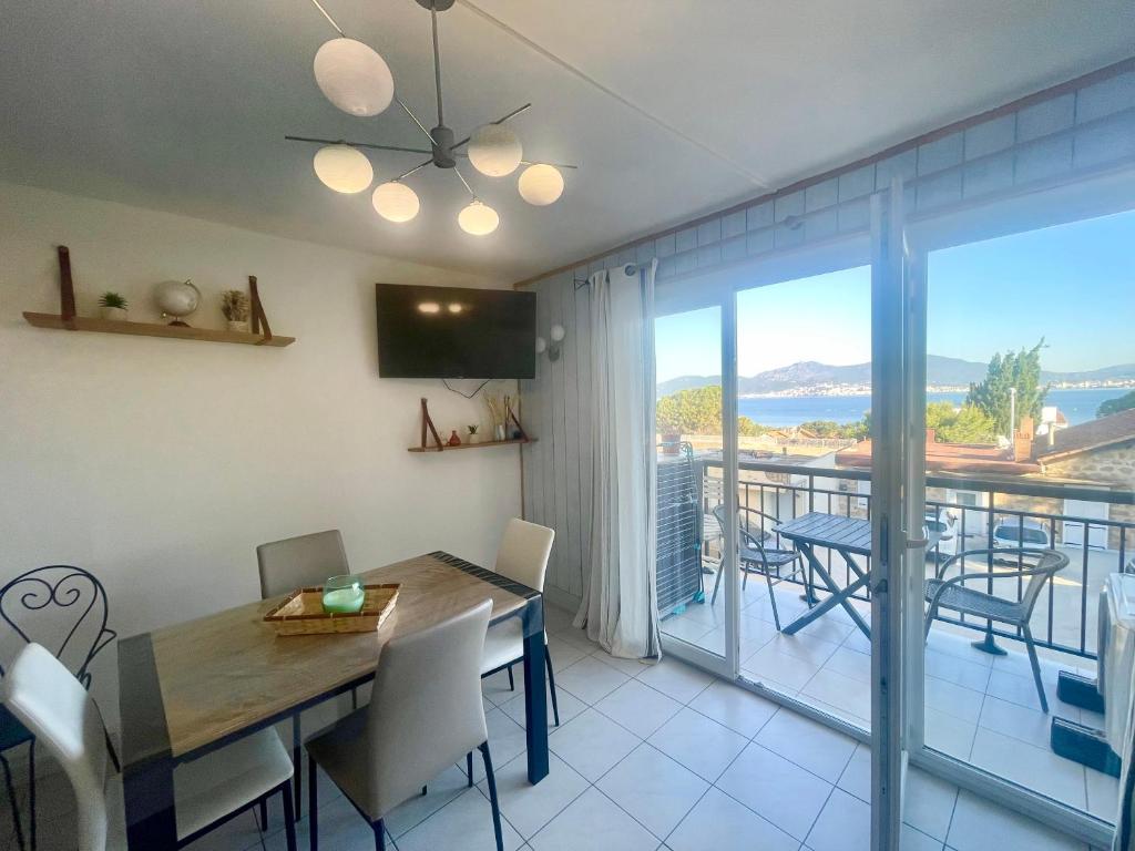Appartement cosy, vue mer à 5 min à pied de la mer