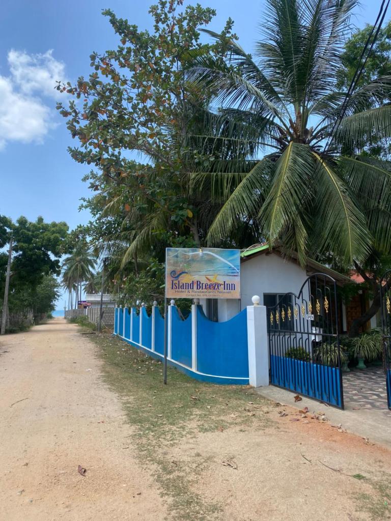 Island Breeze Inn photo 1