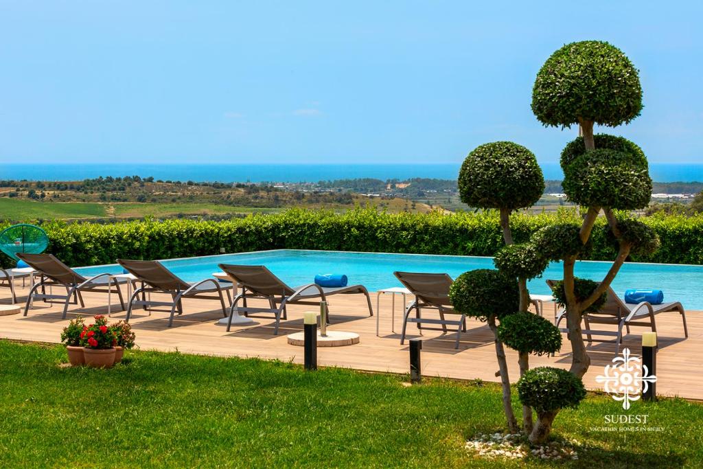 Sicily Summer Breeze - Deluxe Villa with Pool photo 4