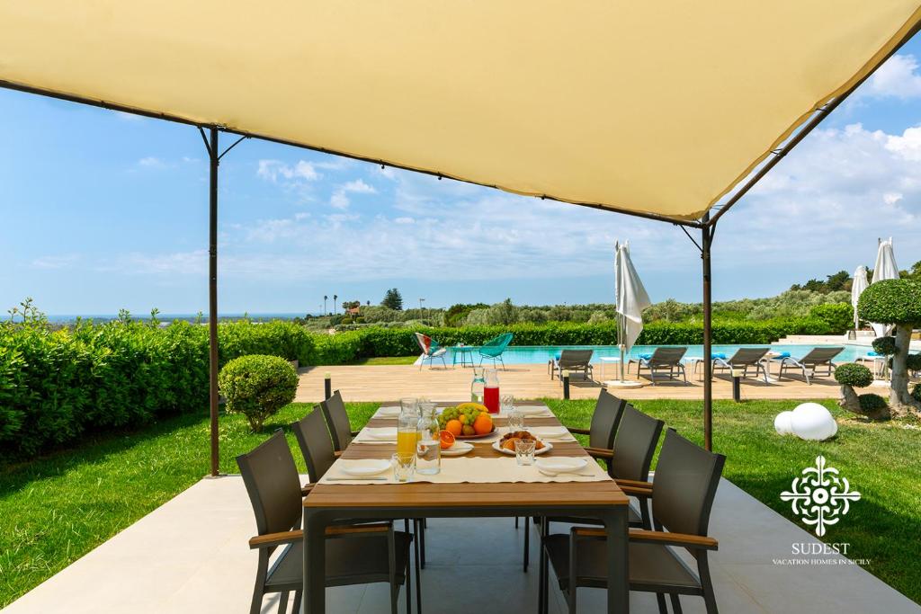 Sicily Summer Breeze - Deluxe Villa with Pool photo 2