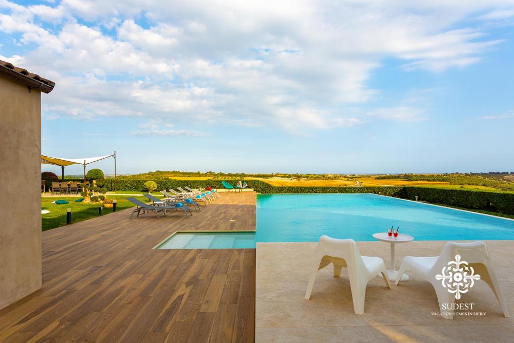Sicily Summer Breeze - Deluxe Villa with Pool photo 1