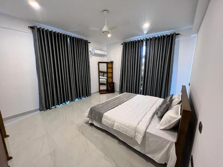 Luxury 2BR Apartment in Ratmalana photo 2