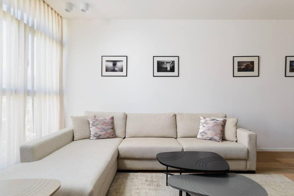Luxury 2BR in New Building by Nahalat Binyamin photo 2