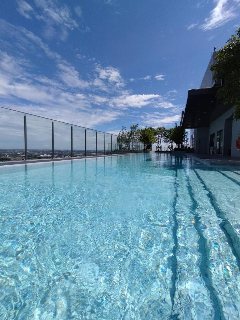 Two bedroom condo with rooftop pool