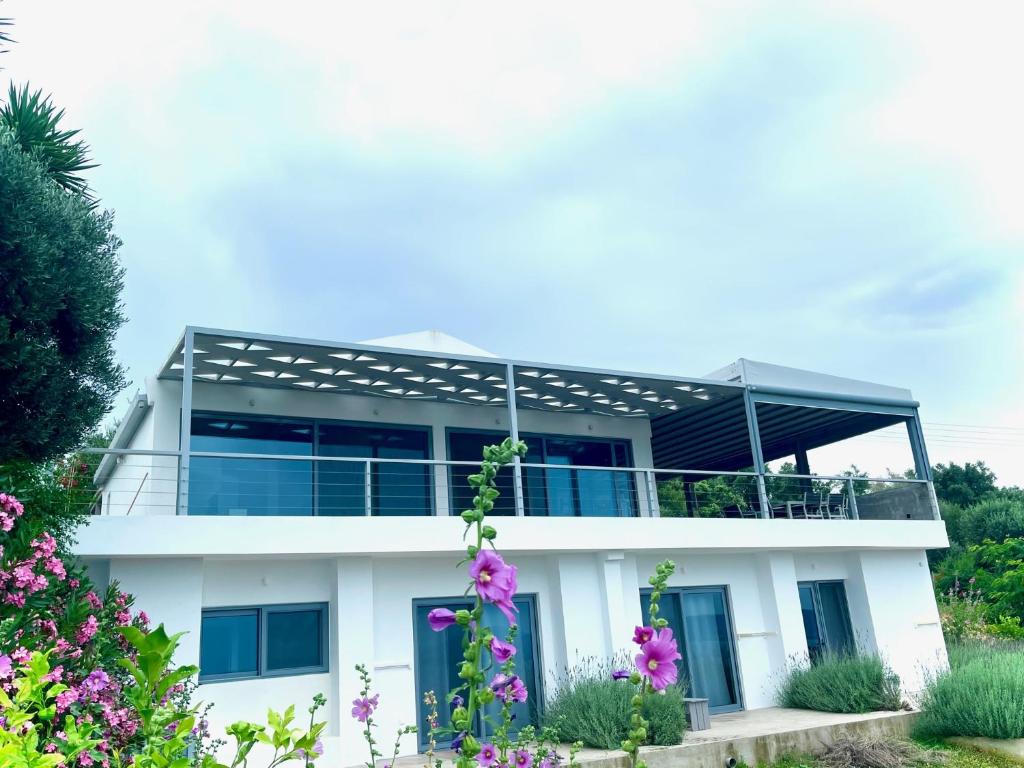 Luxury Villa set in Idyllic Cove, sunets, dolphins Nr Lefkada Villa Levanda