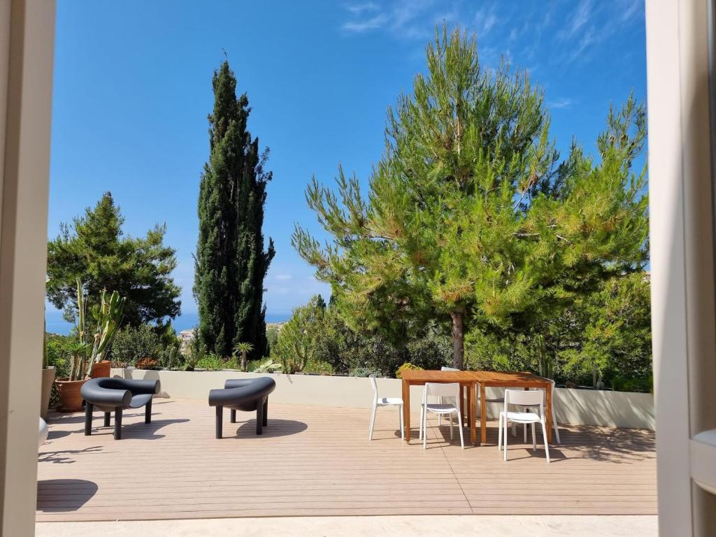 EXQUISITE GOLF VILLA with Sea, 8Tee, Green Views, in Aphrodite Hills Golf Resort photo 1