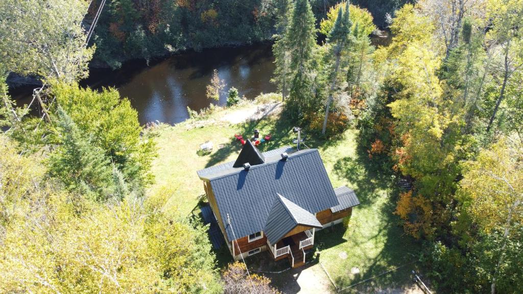 Chalet Rivière - Cozy - Bord de rivière - Petit déjeuner bio - Romantique photo 4