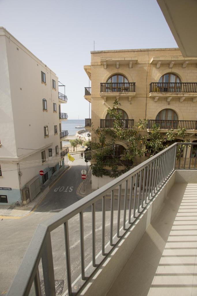 Waterside Apartments photo 1
