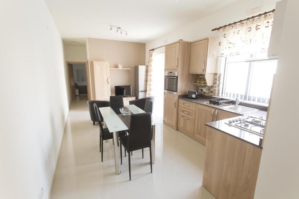 Waterside Apartments photo 4