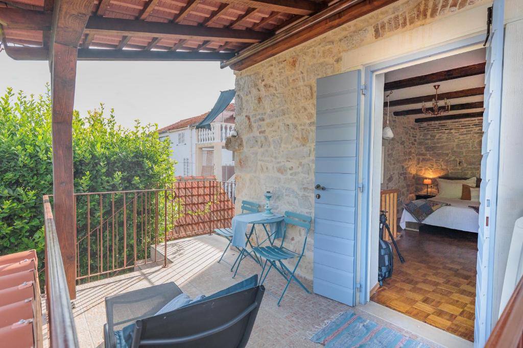 Traditional holiday house by the sea photo 1