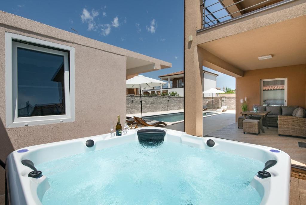 Villa Maslina photo 3