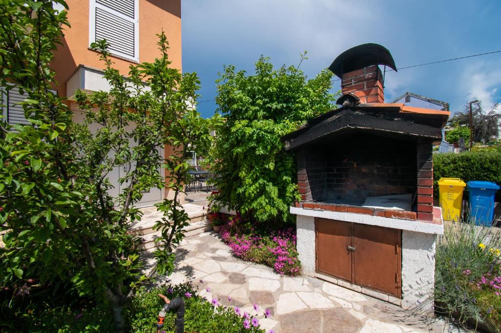 Apartments Cace photo 2
