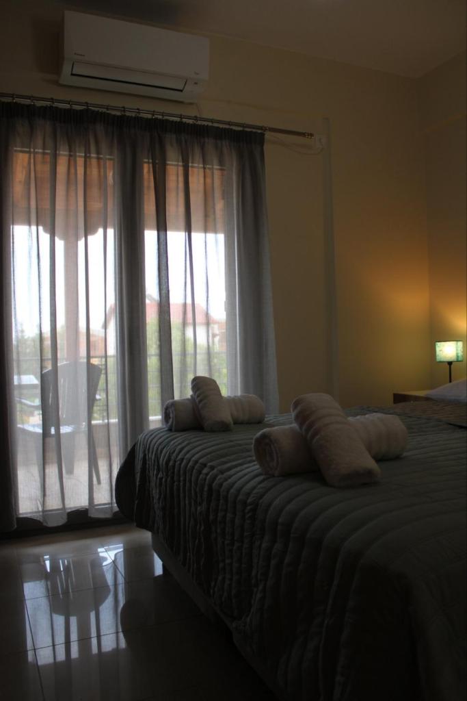 Electra Maisonette with Garden near Sea photo 3