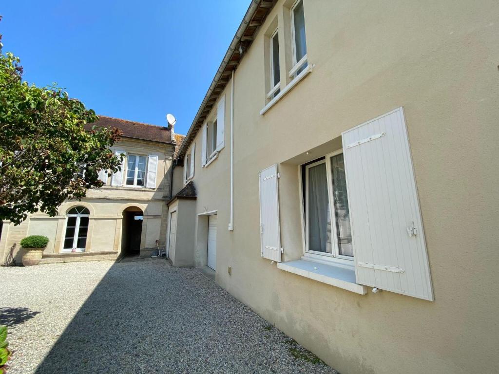 Holiday flat in the heart of Arromanches photo 1