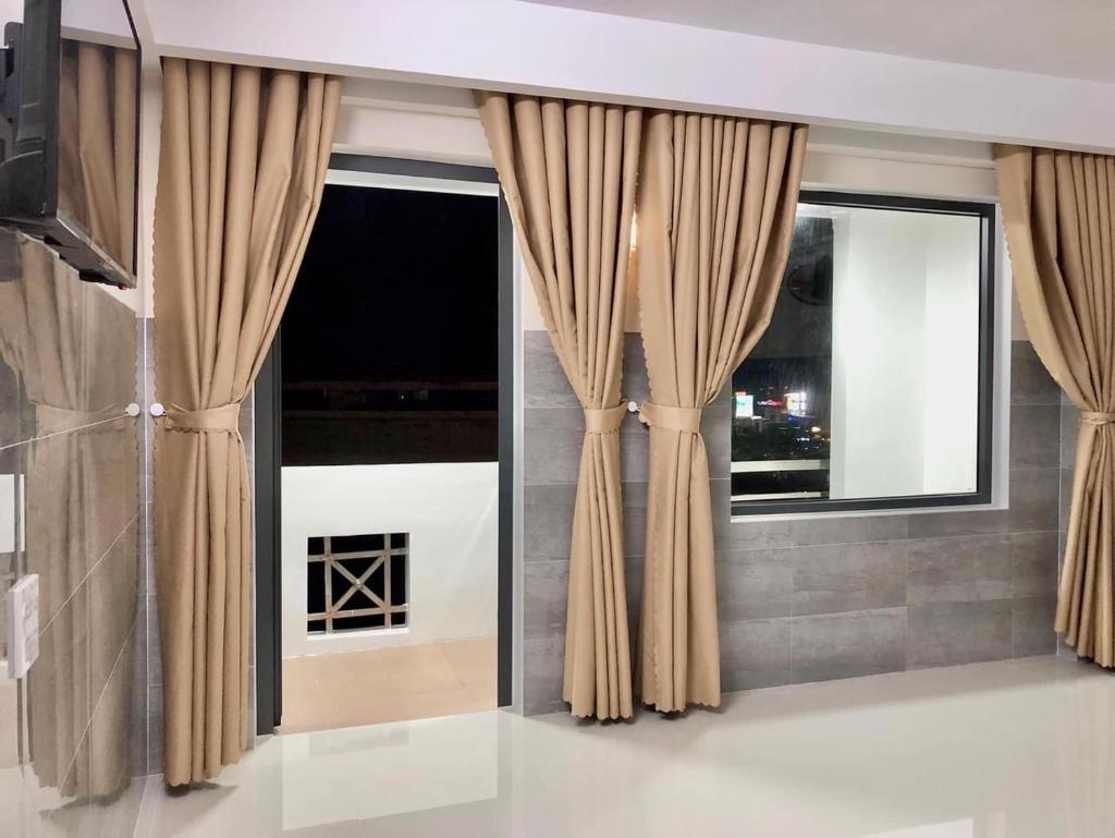 Khách sạn Thiên Các Qn