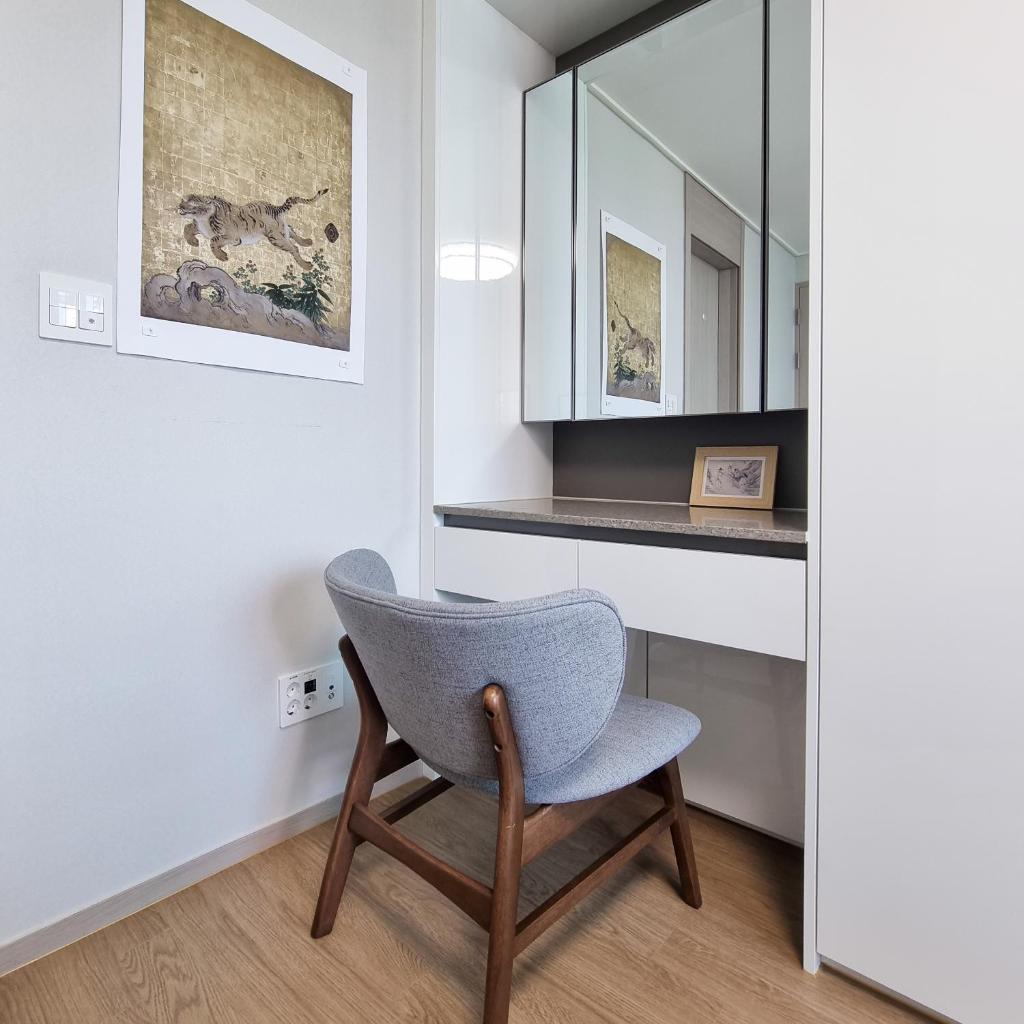 Humphreys 2 min Vintage Korean Room photo 4
